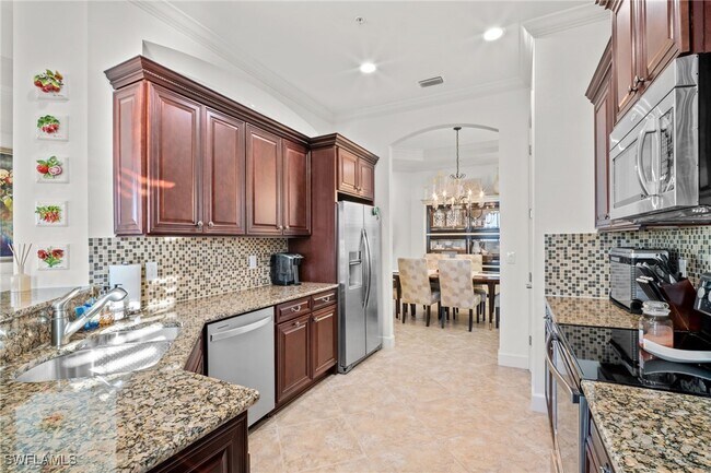 Building Photo - 9064 Siesta Bay Dr