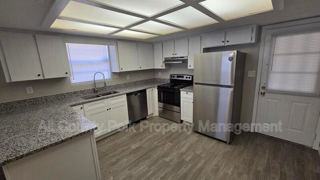 Building Photo - 4944 Malibu Ct