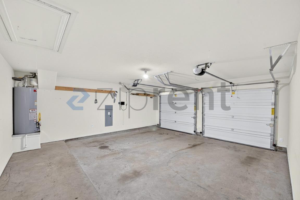 Building Photo - Unit