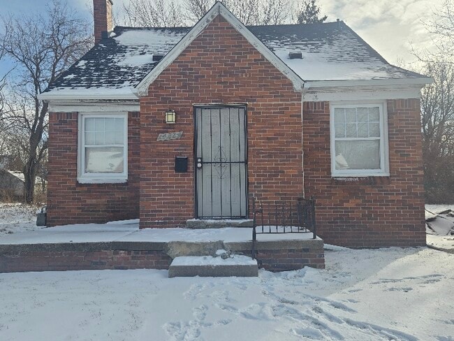 Building Photo - 14274 Kilbourne Ave