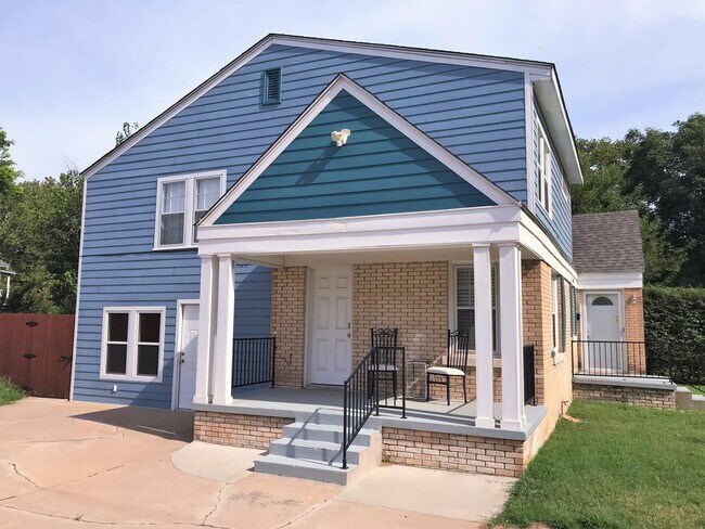 Building Photo - AMAZING 5 BED, 2 BATH MILLERS ADDITION NW OKC