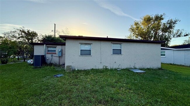 Building Photo - 724 N Lincoln St