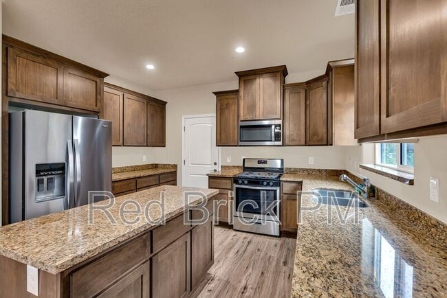 Building Photo - 3665 Venice Ave