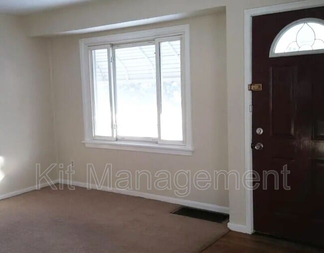 Building Photo - 34 W Poinsetta Ave