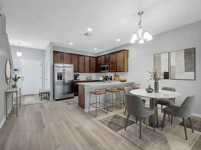 Building Photo - 3 Bedroom 2 Bathroom Townhouse