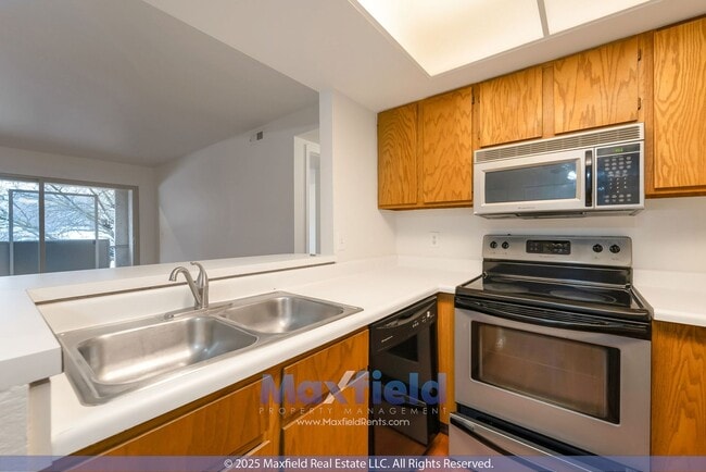 Building Photo - LEASE SPECIAL!! - 2 BD 2BA Condo - Midvale / Fort Union