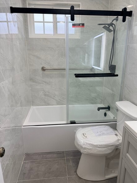 Bathroom 2 - 1526 E Abila St