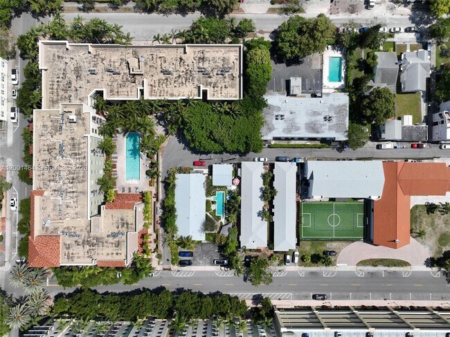 Building Photo - 1919 Van Buren St