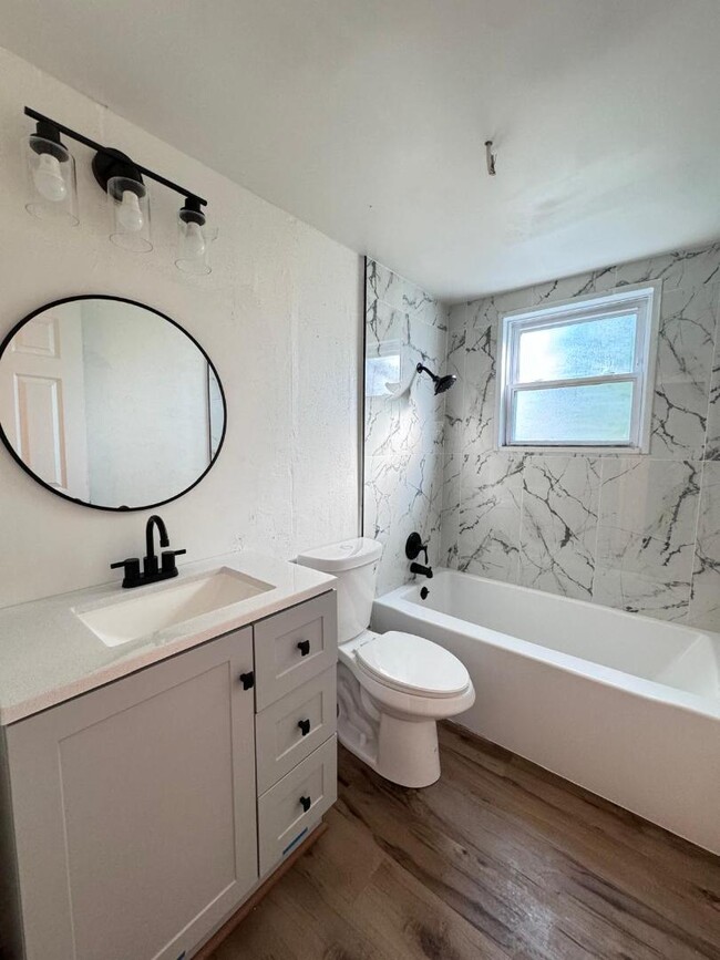 Building Photo - 109 Britanna Dr