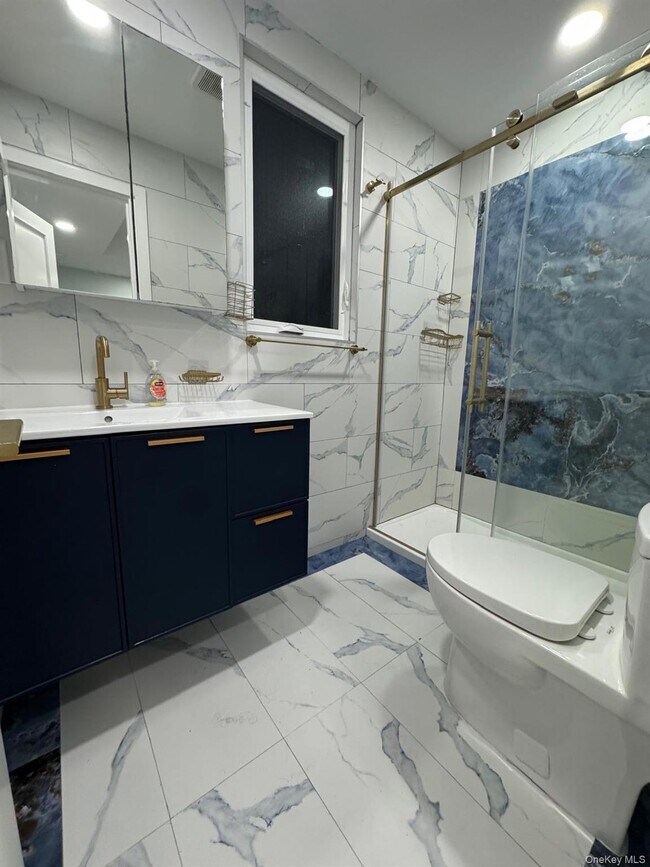 Building Photo - 588 W Broadway