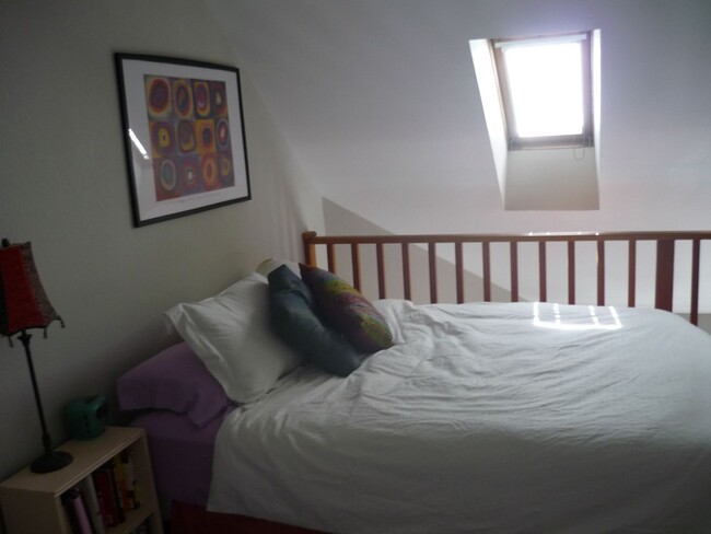 Building Photo - Sunny Loft Condo with Campus and Mountain ...