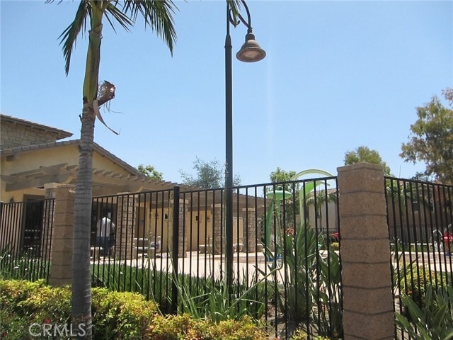 Building Photo - 155 W Via Rua Flores