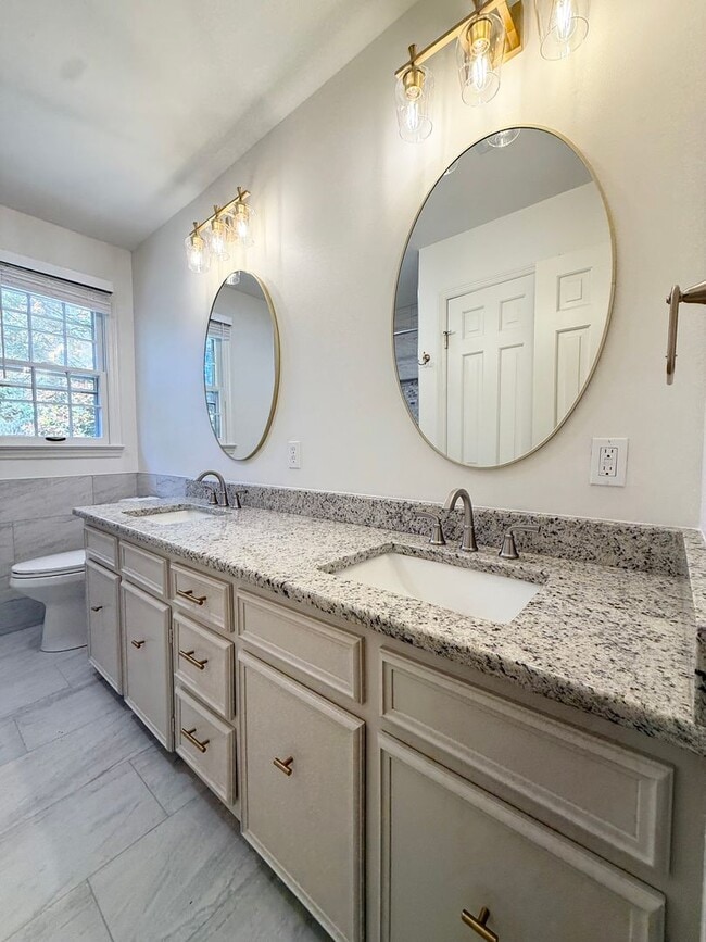 Building Photo - 130 Valley Club Cir