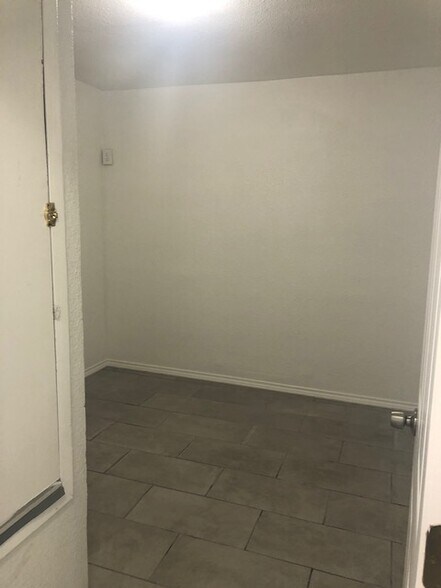 Study/Office/Playroom - 315 Vickers Ave