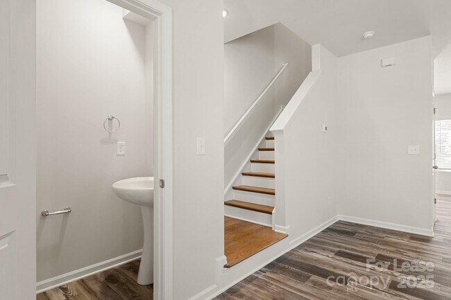 Building Photo - 117 Dogwood Vlg Trl