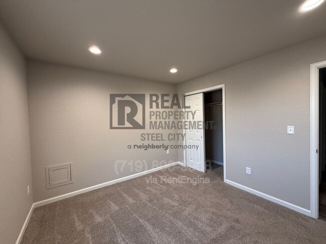 Building Photo - 153 S Stardust Cir
