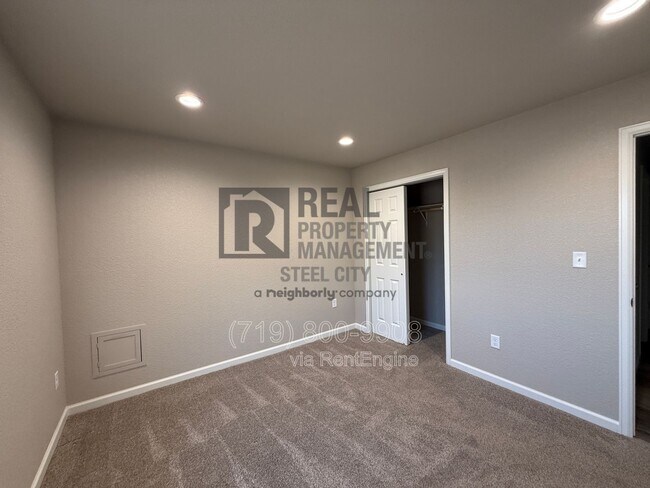 Building Photo - 155 S Stardust Cir