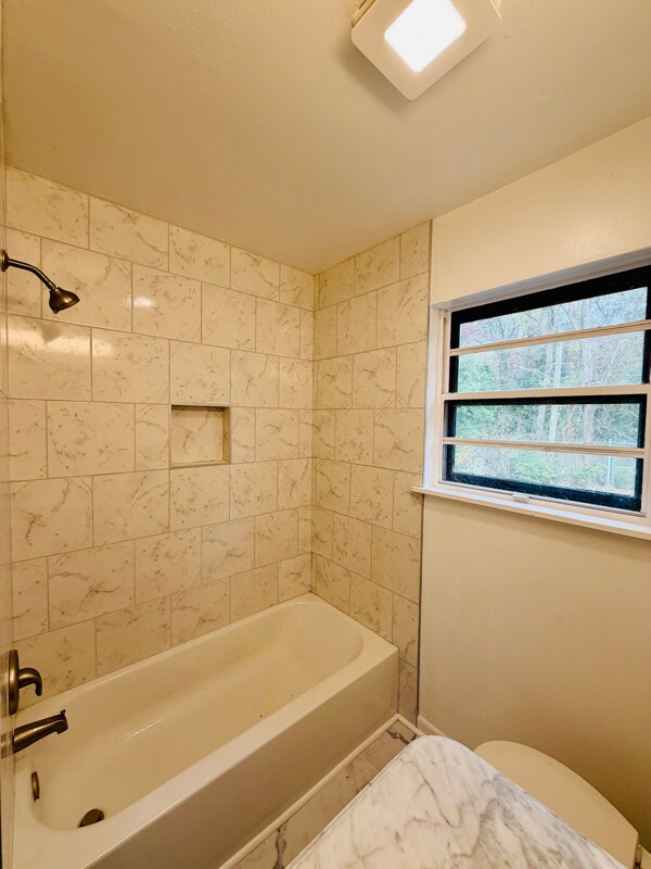 Building Photo - 403 Margo St