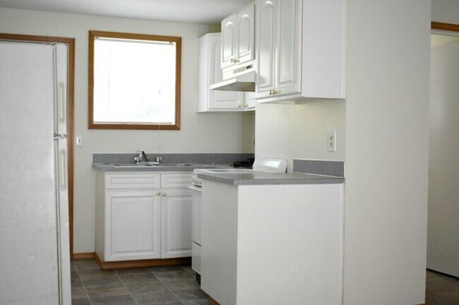 Building Photo - 404 SE 133rd Ave