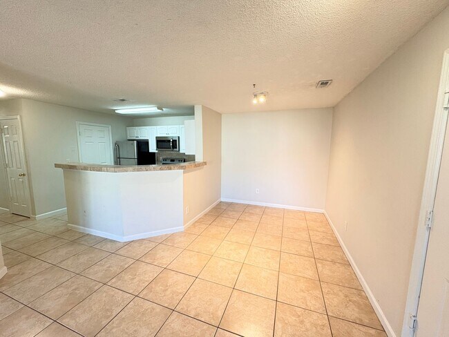 Building Photo - Welcome To The Estates At Westbury