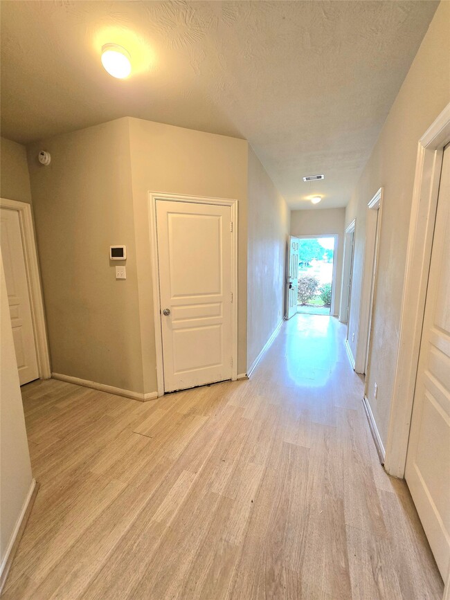 Building Photo - 18319 Tuscana Shores Dr