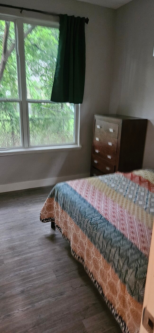 Building Photo - 3014 E 16th St