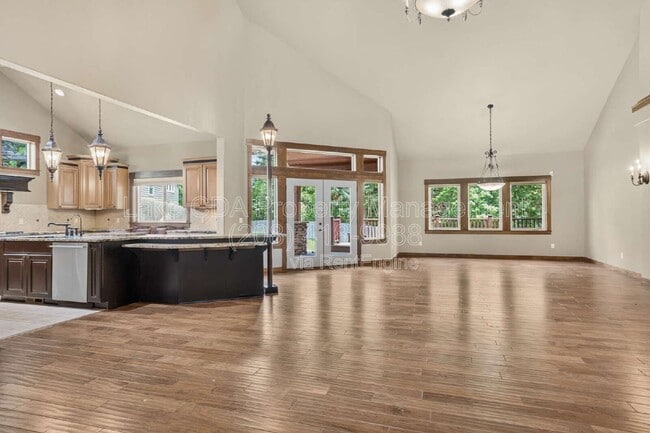 Building Photo - 8668 N Stable Trace Ct