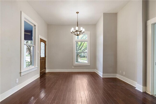 Building Photo - FULLY REMODELED  bedroom 7 baths