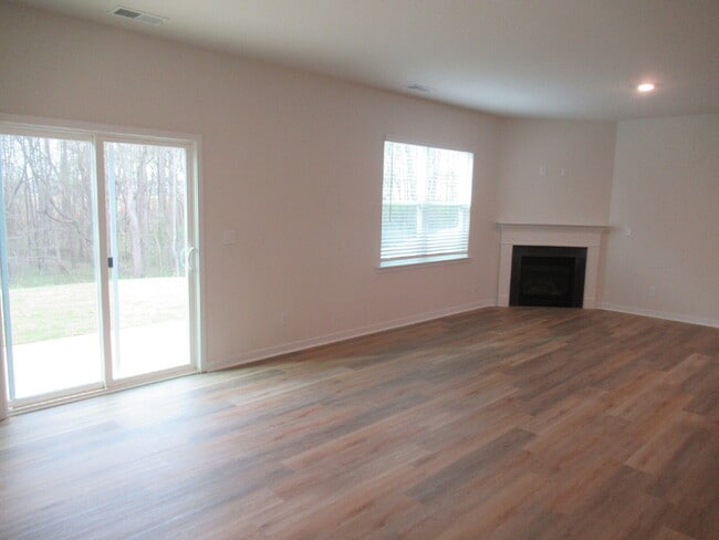 Building Photo - For Rent in Lincolnton — Spacious and modern 4-bedroom, 2.5 bath two story home designed for open...