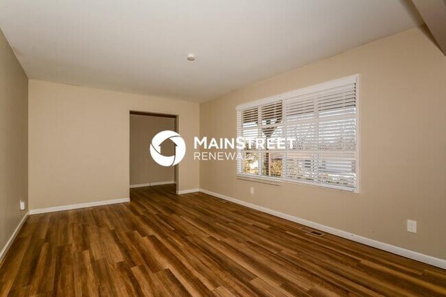 Building Photo - 3 Bedroom Pet-Friendly Home in Florissant, MO with Main Street Renewal