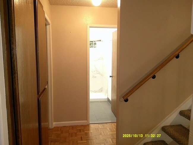 Building Photo - 725 Devonshire Ct