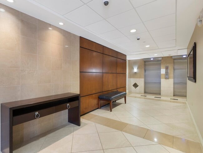 Building Photo - 4200 N Ocean Dr