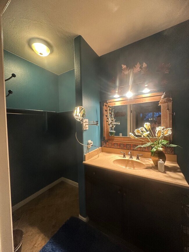 Building Photo - Stunning Sun River, Single-Level Home with...