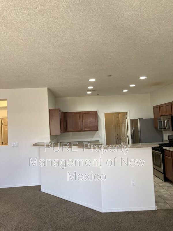 Building Photo - 601 Menaul Blvd NE