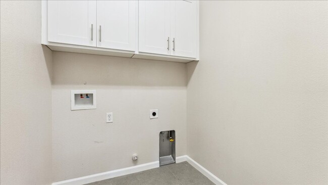 Building Photo - 1875 Verrazona Dr