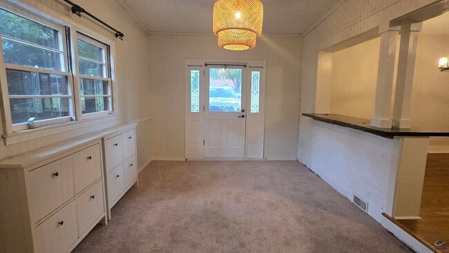 Building Photo - 204 Springdale Dr