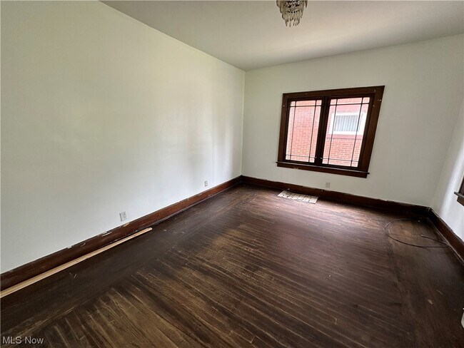 Building Photo - 91 Tremble Ave