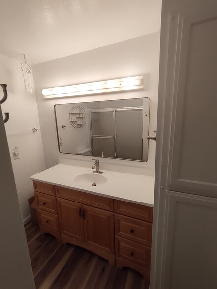 Bathroom - 1911 E Broadway St