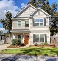 Building Photo - 1210 Davidson Ave