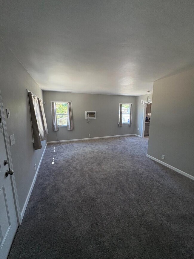 Building Photo - 8132 Tapia Via Dr