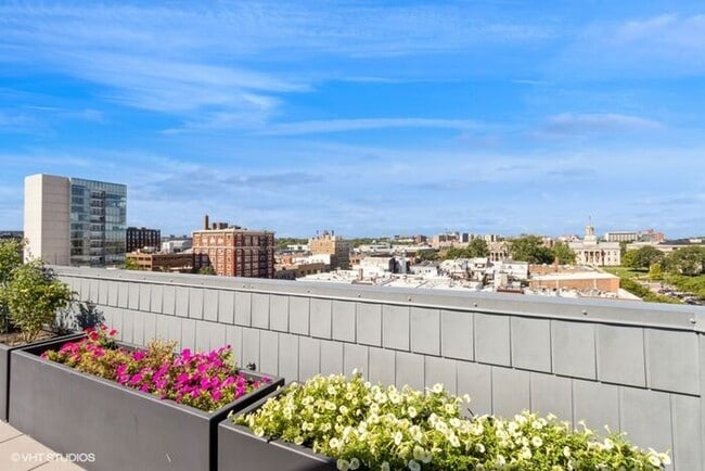 Building Photo - $1,699 | 1 Bedroom, 1 Bathroom Furnished A...