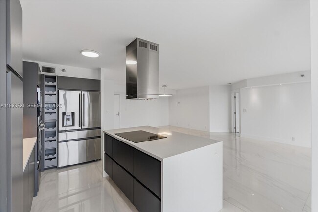 Building Photo - 19101 NE 36th Pl