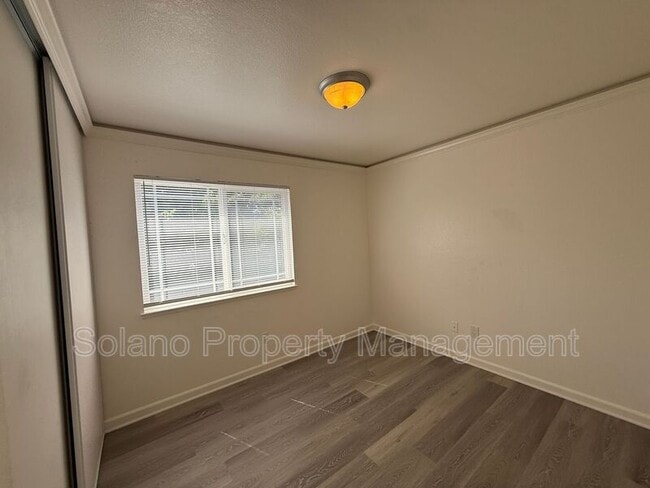 Building Photo - 2735 Applewood Dr