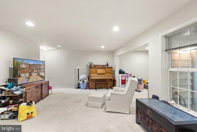 Building Photo - 12922 Starters Ln