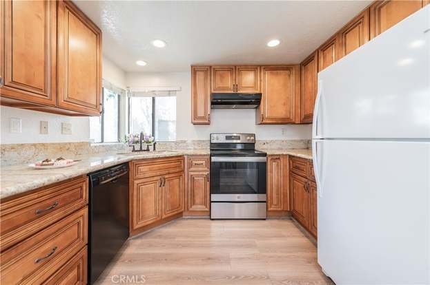 Building Photo - 22757 Lakeway Dr