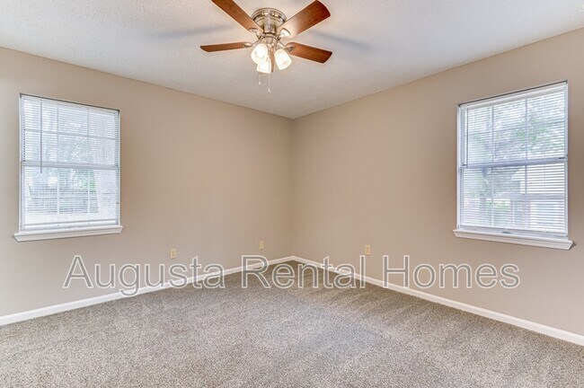 Building Photo - 2960 Glenn Hills Dr