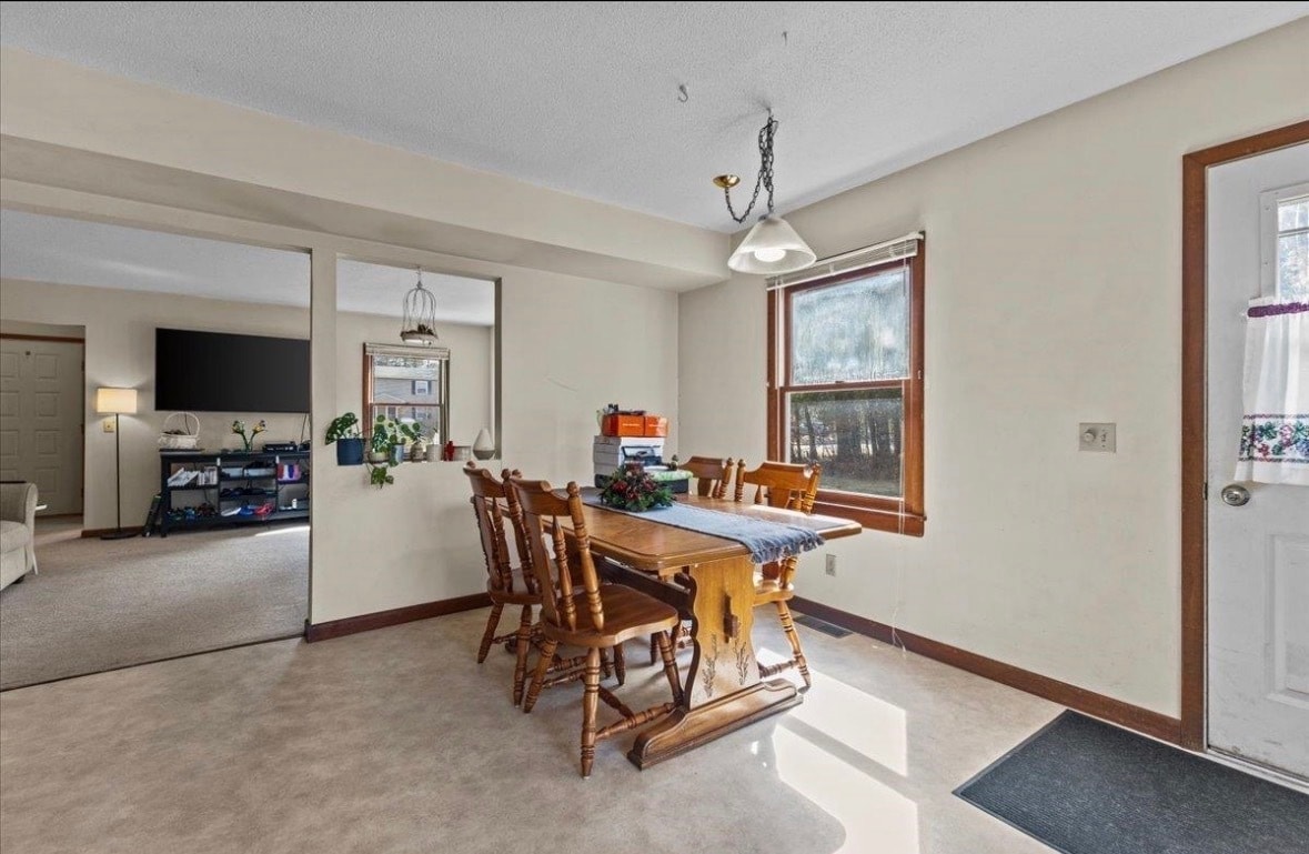 Dinning area - 216 Grey Birch Dr