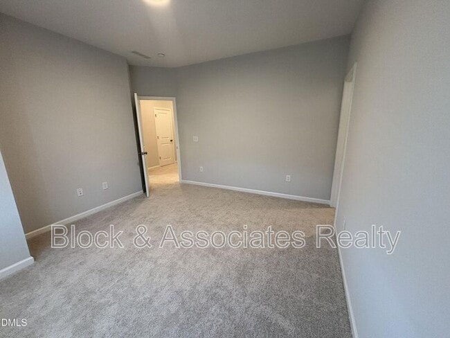 Building Photo - 2105 Goudy Dr