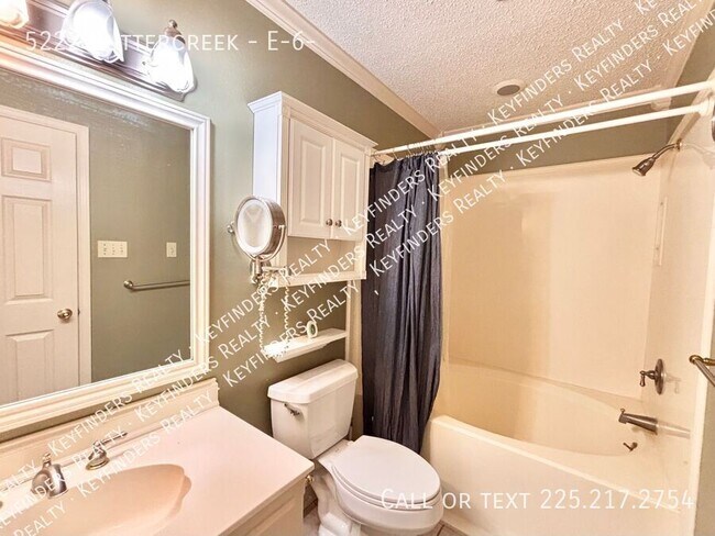 Building Photo - 5222 Buttercreek-E-6-