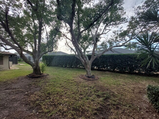 Building Photo - "Charming 2-Bed, 2-Bath Retreat on Monroe ...